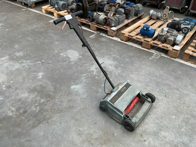 Black & decker gd 200 verticuteermachine - afbeelding 2 van  6