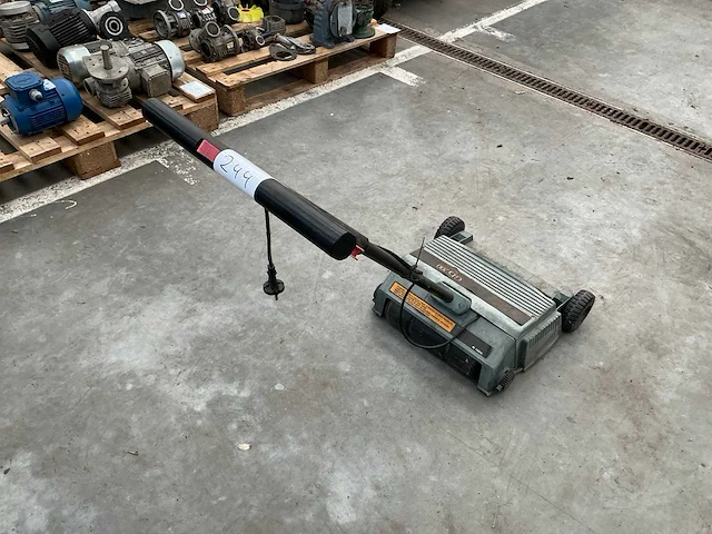 Black & decker gd 200 verticuteermachine - afbeelding 3 van  6