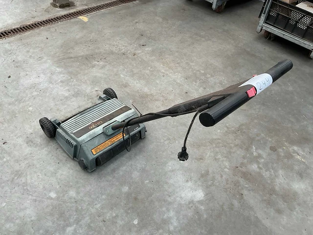 Black & decker gd 200 verticuteermachine - afbeelding 4 van  6