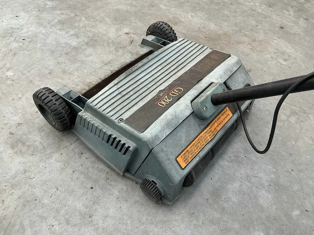 Black & decker gd 200 verticuteermachine - afbeelding 5 van  6