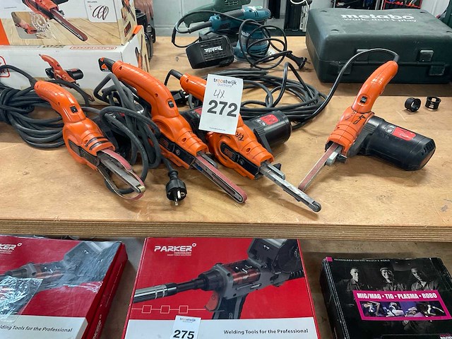 Black + decker ka900e bandschuurmachine (4x) - afbeelding 1 van  3