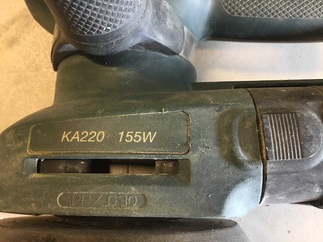 Black en decker ka 220 bandschuurmachine - afbeelding 3 van  4