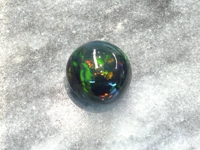 Black opal - 17.49 carat natuurlijke black opal - afbeelding 1 van  4