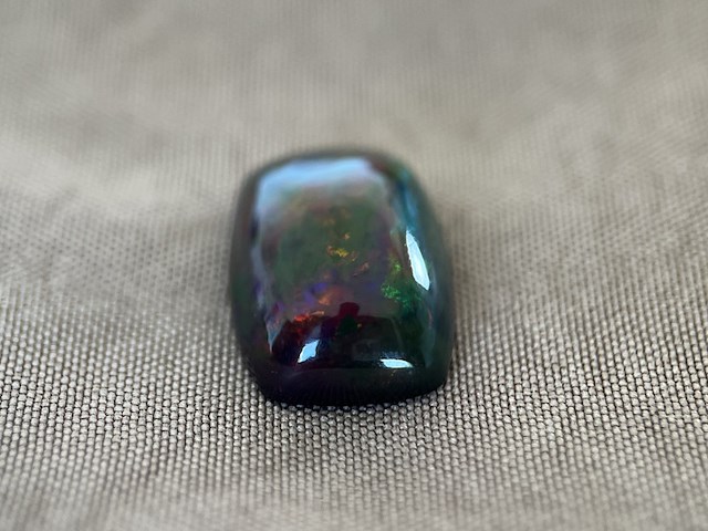 Black opal - 5.45 carat natuurlijke black opal - afbeelding 2 van  5