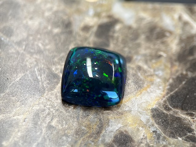 Black opal - 6.63 carat natuurlijke black opal - afbeelding 1 van  5