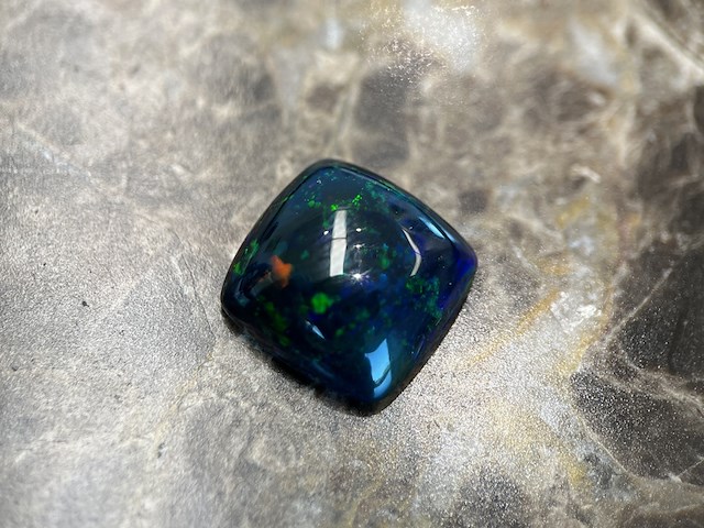 Black opal - 6.63 carat natuurlijke black opal - afbeelding 2 van  5