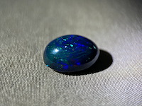 Black opal - 7.64 carat natuurlijke black opal - afbeelding 1 van  3