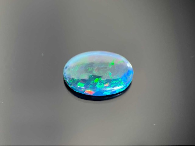 Black opal 2.94 carat natuurlijke black opal - afbeelding 1 van  4