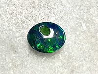 Black opal 4.41 carat natuurlijke black opal - afbeelding 4 van  4