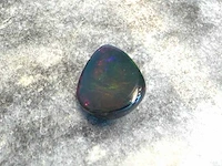 Black opal 5.60 ct - afbeelding 2 van  4