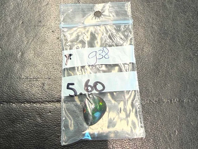 Black opal 5.60 ct - afbeelding 4 van  4