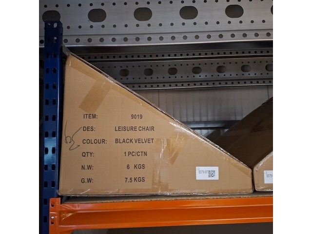 Black velvet leisure chair, 2025 - afbeelding 2 van  2