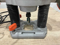 Black&decker - kw1200e - bovenfrees - afbeelding 6 van  8