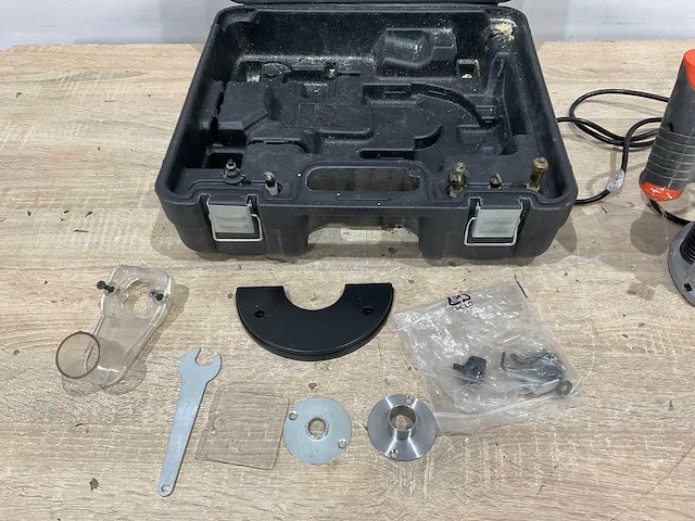 Black&decker - kw1200e - bovenfrees - afbeelding 7 van  8