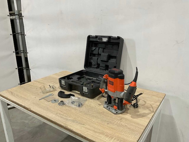 Black&decker - kw1200e - bovenfrees - afbeelding 1 van  4