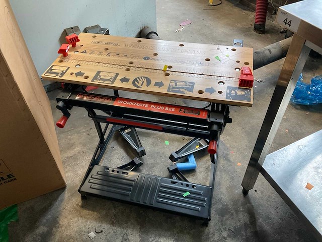 Black+decker workmate plus 825 werkbank - afbeelding 1 van  2