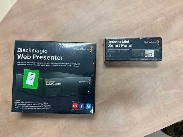 Blackmagic - web presenter - various video equipment - afbeelding 1 van  5