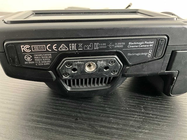 Blackmagic design 4k pocket cinema fotocamera en toebehoren - afbeelding 3 van  8