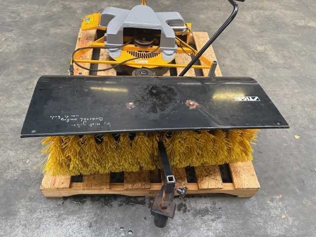 Bladblazer 130973-11 en rolbezem voor stiga frontmaaier - afbeelding 1 van  5