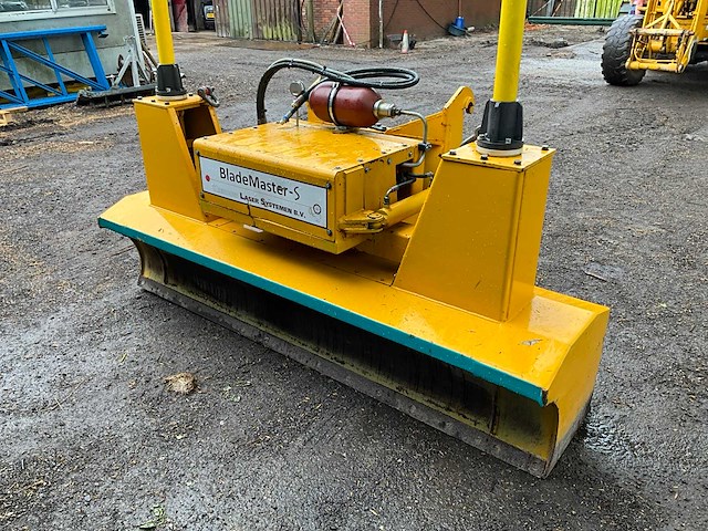 Bladmaster-s leveller laserbak 235 cm - afbeelding 8 van  18