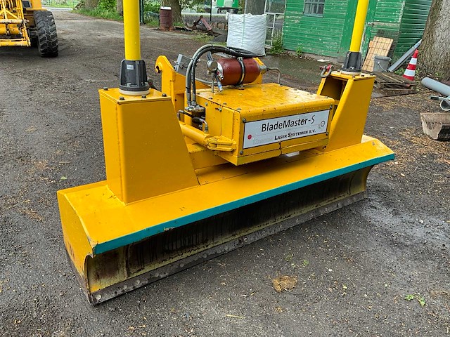 Bladmaster-s leveller laserbak 235 cm - afbeelding 15 van  18
