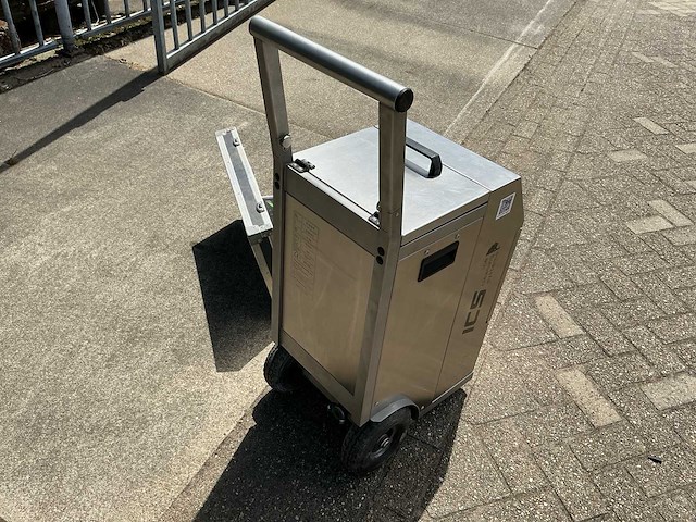 Blasteq - 2021 - ic-310-s - ics ic-310-s professionele droogijsstraalmachine (2021) met accessoires - afbeelding 26 van  30