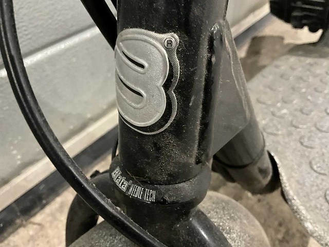 Blata - gemotoriseerde step - afbeelding 5 van  10