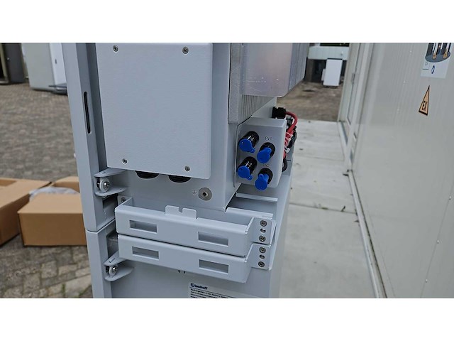 Blauhoff - 5kw omvormer 10.24 kwh batterij - afbeelding 6 van  8
