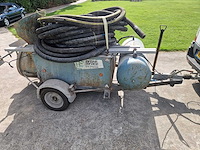 Blauw betonpomp - afbeelding 7 van  10