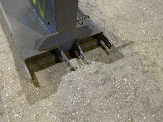 Blauwe hijsmast voor heftruck - afbeelding 6 van  6