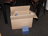 Blauwe servetten. 15x 100 stuks. - afbeelding 2 van  3