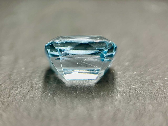 Blauwe topaas 9.67 carat - afbeelding 4 van  4
