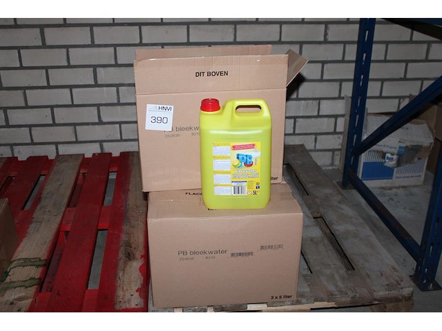 Bleekwater in 6 dozen. 15 liter per doos. 18 cans. - afbeelding 1 van  2