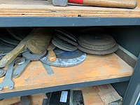 Blerk kast met inhoud - afbeelding 4 van  18