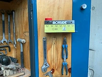 Blerk kast met inhoud - afbeelding 14 van  18