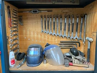Blerk kast met inhoud - afbeelding 11 van  18