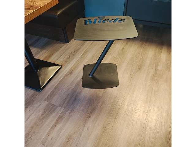 "bliede" tafel, zwart - afbeelding 3 van  3