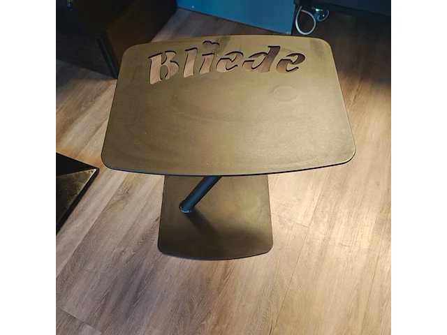 "bliede" tafel, zwart - afbeelding 1 van  3