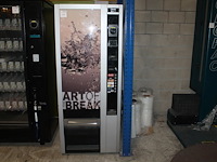 Blikjes vending machine necta diesis. machine heeft 7 kolommen en is v.v. nayax betaalsysteem. bouwjaar onb...