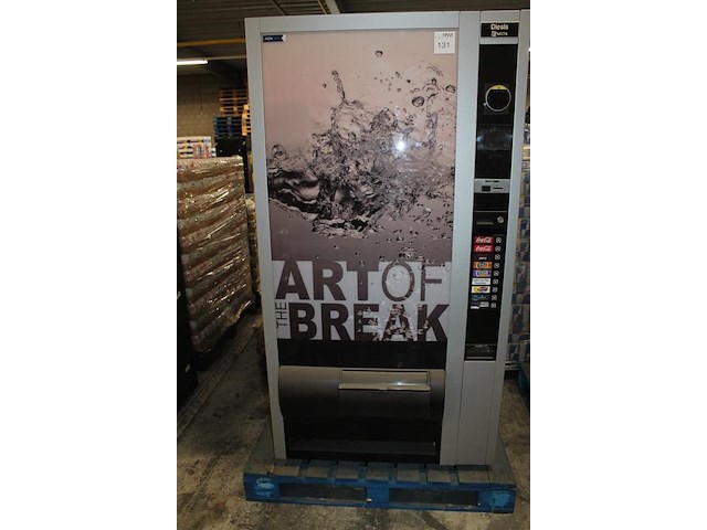 Blikjes vending machine necta diesis. machine heeft 9 kolommen en is v.v. nayax betaalsysteem. bouwjaar onb... - afbeelding 2 van  3