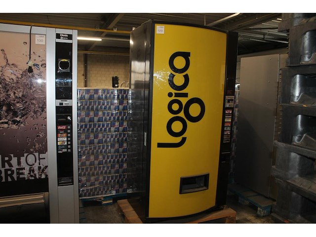 Blikjes vending machine vendo 470210043. sleutels ontbreken - afbeelding 1 van  4