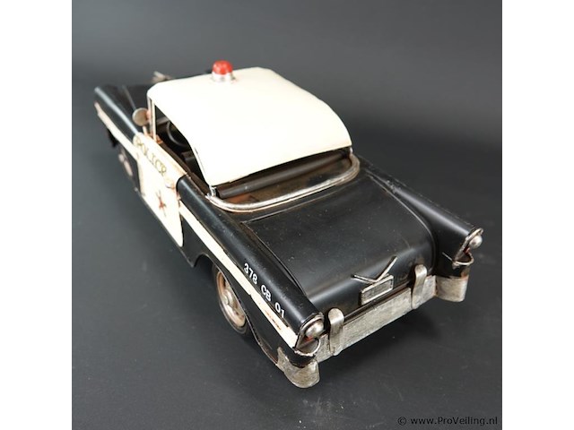 Blikken amerikaanse politieauto - afbeelding 3 van  5