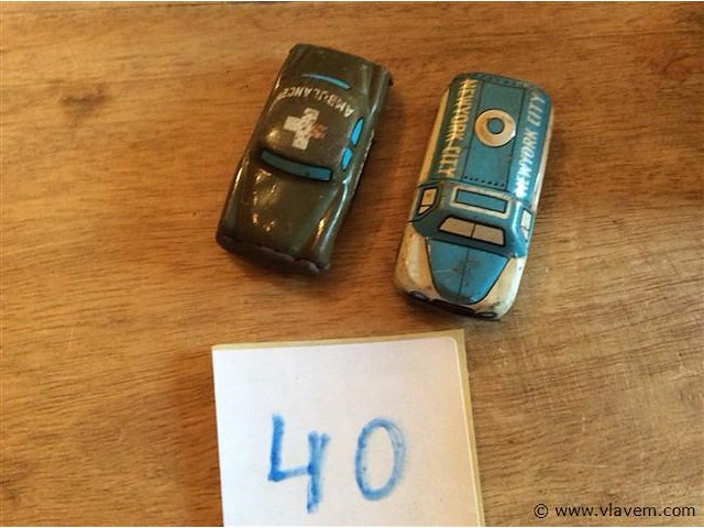 Blikken autootjes 2stuks - afbeelding 1 van  2