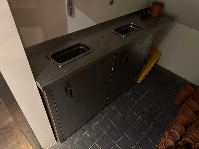 Blikken dispenser - afbeelding 1 van  1