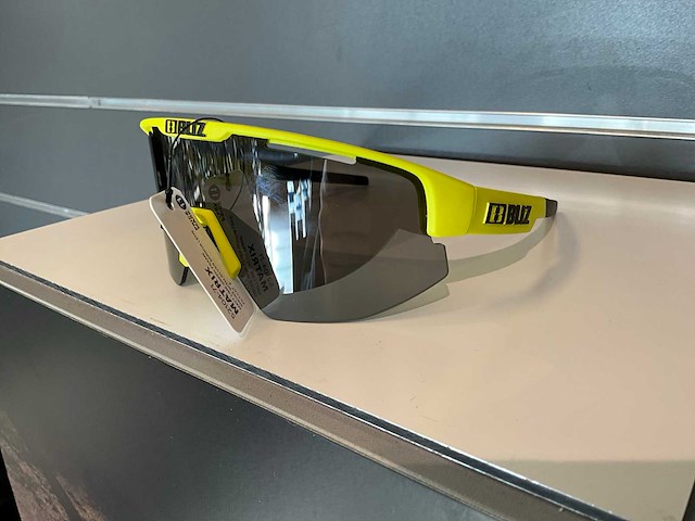 Bliz matrix 52104-71 fietsbril - afbeelding 1 van  4