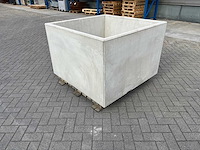 Bloembak beton - grijs - 120 x 120 x 80cm - afbeelding 1 van  3