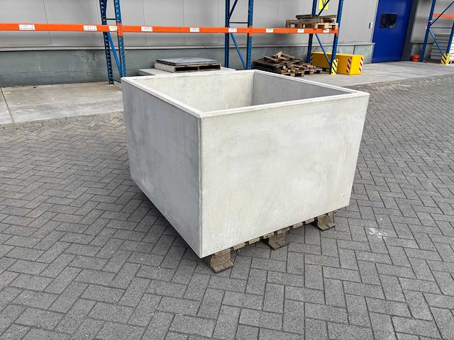 Bloembak beton - grijs - 120 x 120 x 80cm - afbeelding 3 van  3