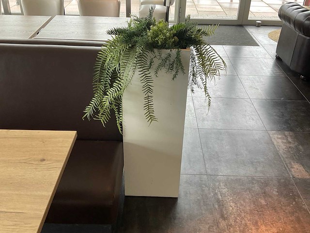 Bloembak met kunstplant (2x) - afbeelding 1 van  2