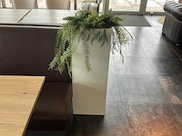 Bloembak met kunstplant (2x) - afbeelding 1 van  2