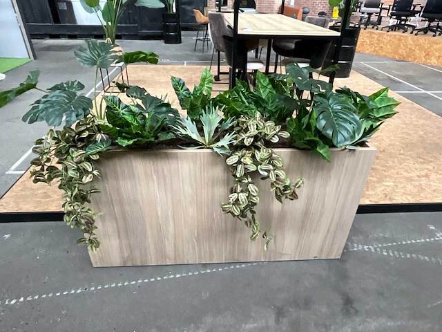 Bloembak v.v kunstbloemen 160x44x83cm - afbeelding 1 van  4